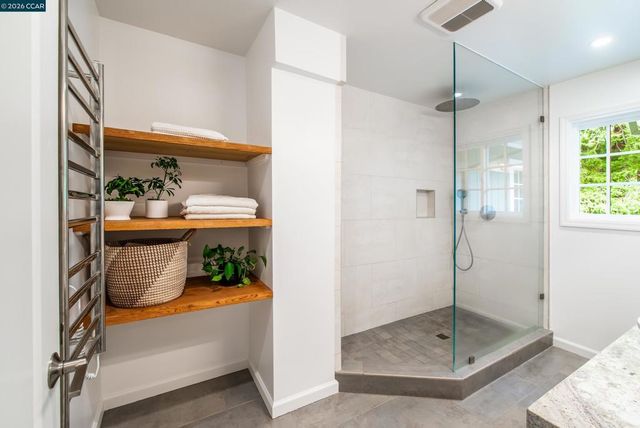 860 Paradise Ct, Lafayette, CA 94549