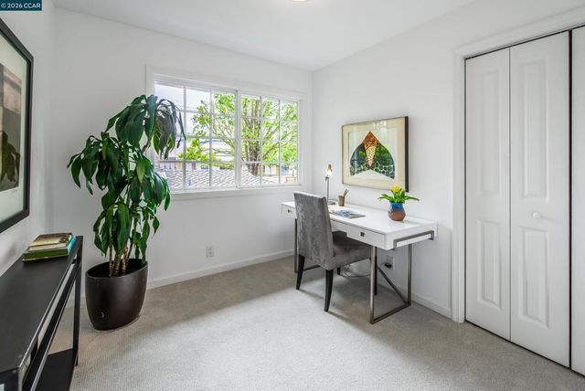 860 Paradise Ct, Lafayette, CA 94549