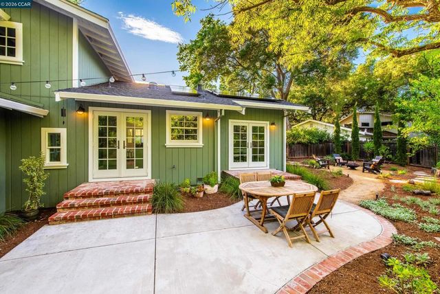 860 Paradise Ct, Lafayette, CA 94549