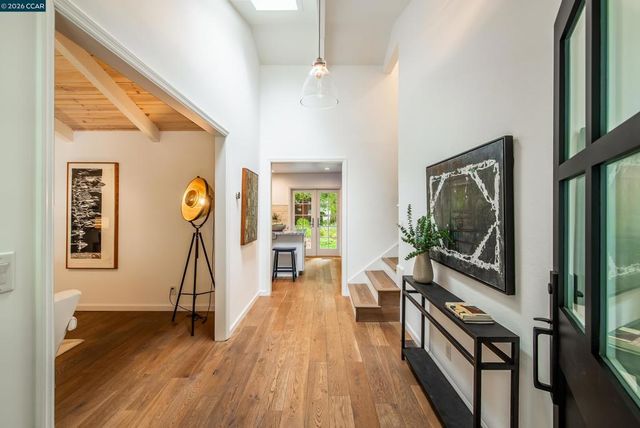 860 Paradise Ct, Lafayette, CA 94549