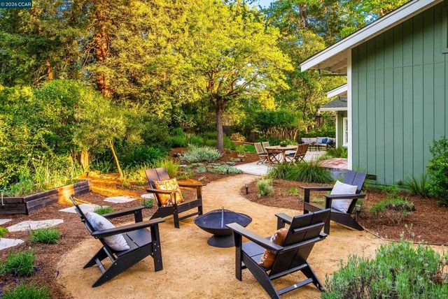 860 Paradise Ct, Lafayette, CA 94549