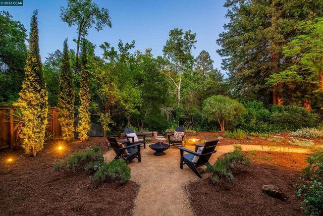 860 Paradise Ct, Lafayette, CA 94549