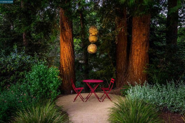 860 Paradise Ct, Lafayette, CA 94549