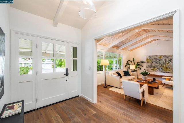 860 Paradise Ct, Lafayette, CA 94549