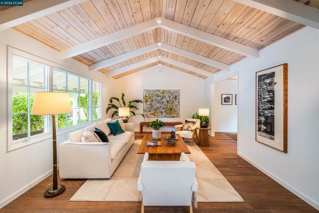 860 Paradise Ct, Lafayette, CA 94549