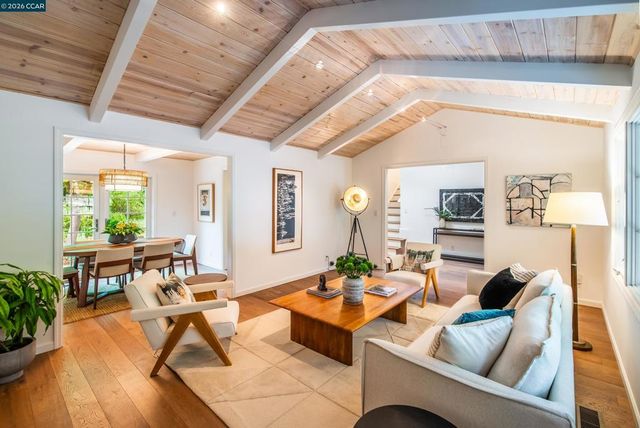 860 Paradise Ct, Lafayette, CA 94549