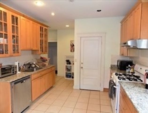 19 University Road 3, Brookline, MA 02445