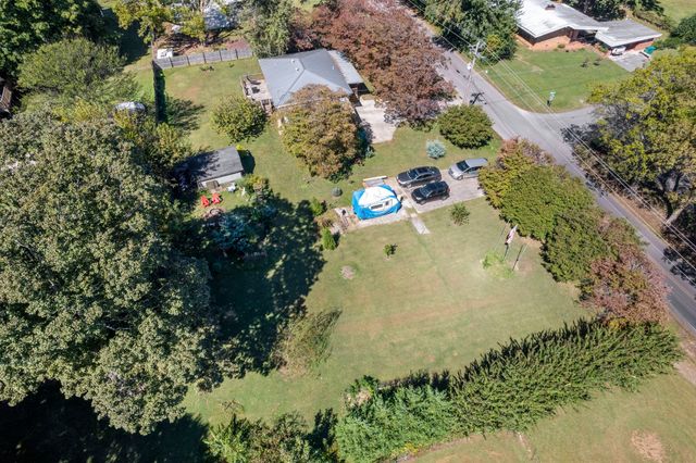 1506 Old Cowan Rd, Winchester, TN 37398