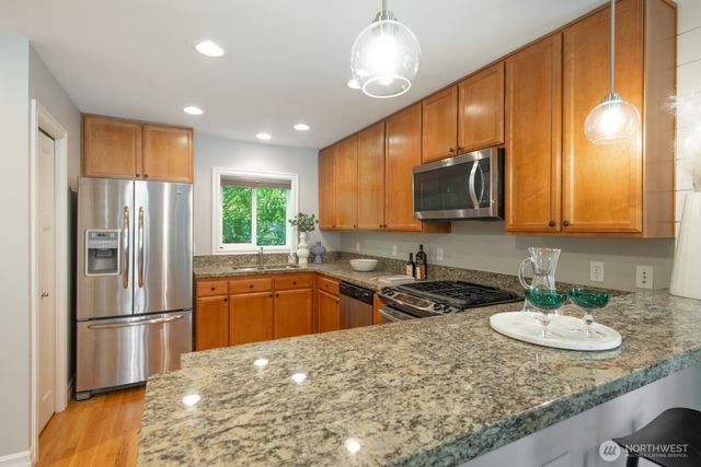 937 N 97th Street #A, Seattle, WA 98103