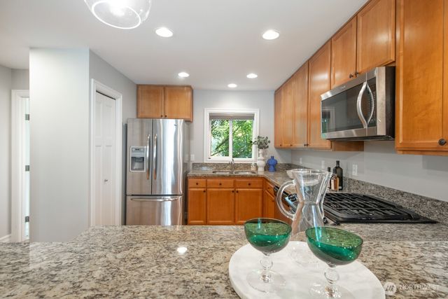 937 N 97th Street #A, Seattle, WA 98103