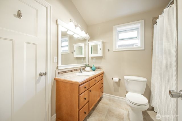 937 N 97th Street #A, Seattle, WA 98103