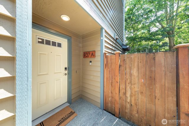 937 N 97th Street #A, Seattle, WA 98103