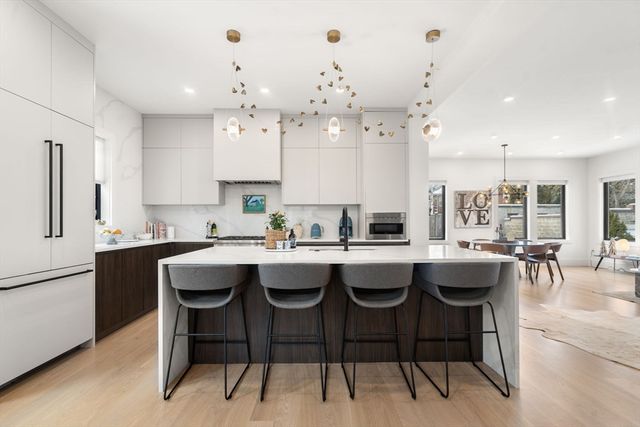 116 Thorndike St 1, Brookline, MA 02446