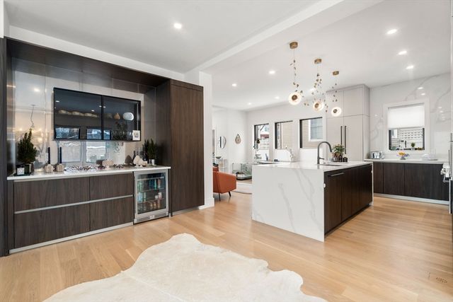 116 Thorndike St 1, Brookline, MA 02446