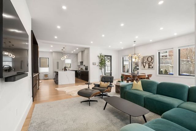 116 Thorndike St 1, Brookline, MA 02446