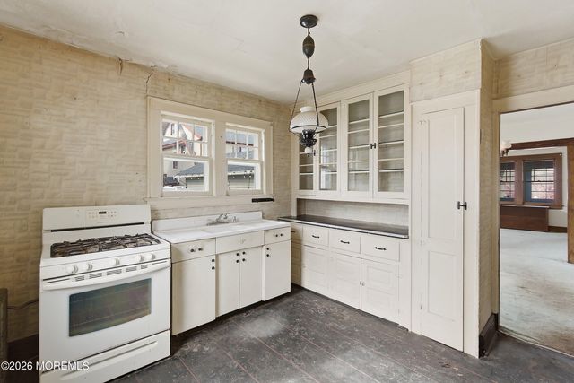 52 Nolton Street, Belleville, NJ 07109