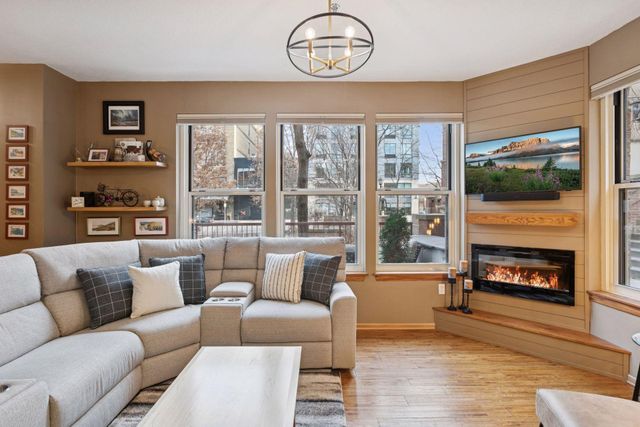 645 N 1st Street 125, Minneapolis, MN 55401