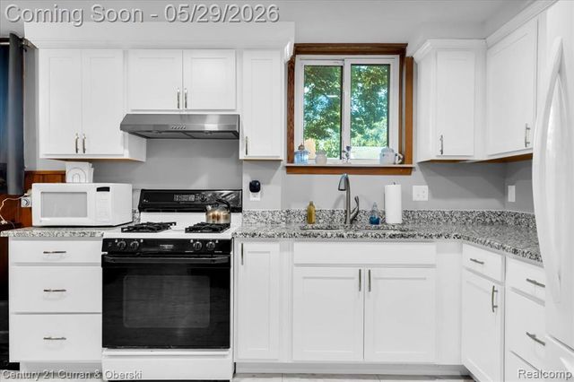 15110 Hanfor Avenue, Allen Park, MI 48101