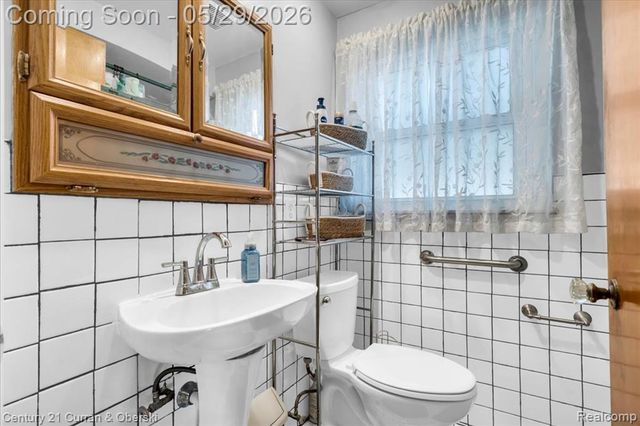 15110 Hanfor Avenue, Allen Park, MI 48101