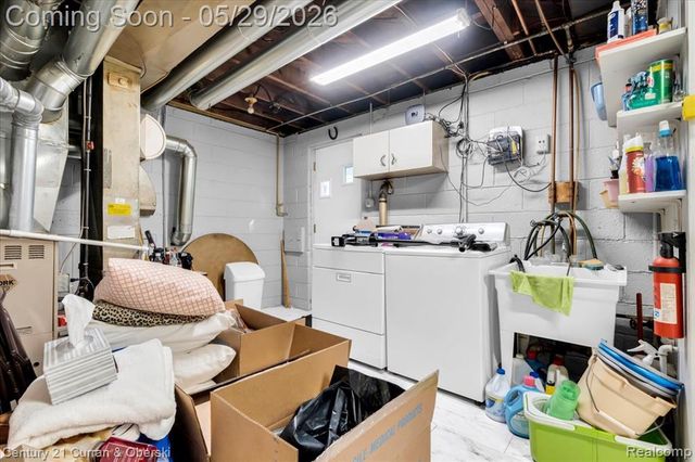 15110 Hanfor Avenue, Allen Park, MI 48101