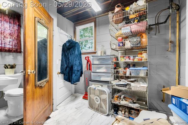 15110 Hanfor Avenue, Allen Park, MI 48101