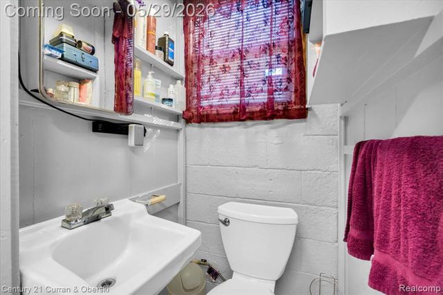 15110 Hanfor Avenue, Allen Park, MI 48101