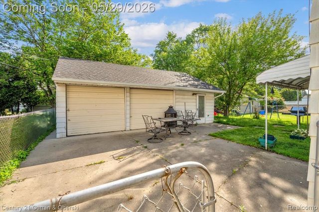 15110 Hanfor Avenue, Allen Park, MI 48101