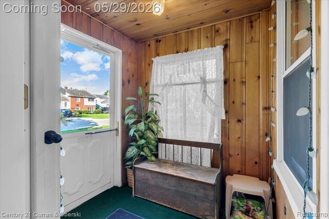 15110 Hanfor Avenue, Allen Park, MI 48101