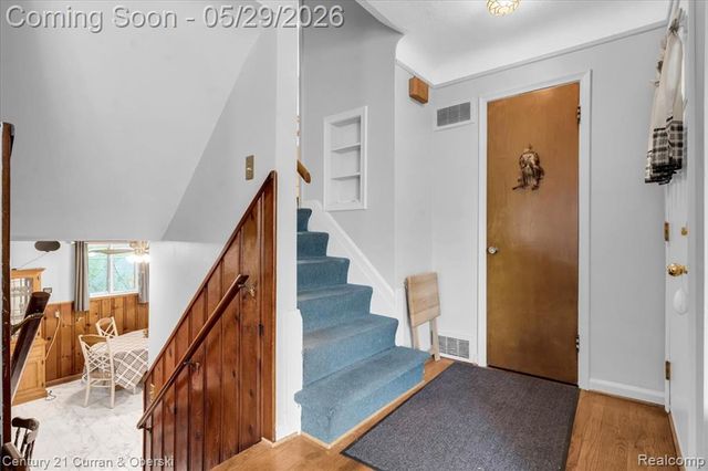15110 Hanfor Avenue, Allen Park, MI 48101