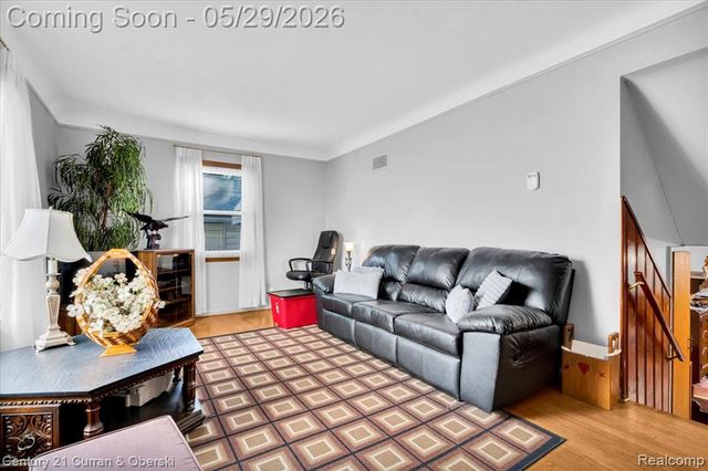 15110 Hanfor Avenue, Allen Park, MI 48101