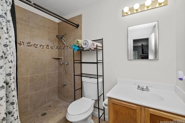 9245 Village Brown, San Antonio, TX 78250