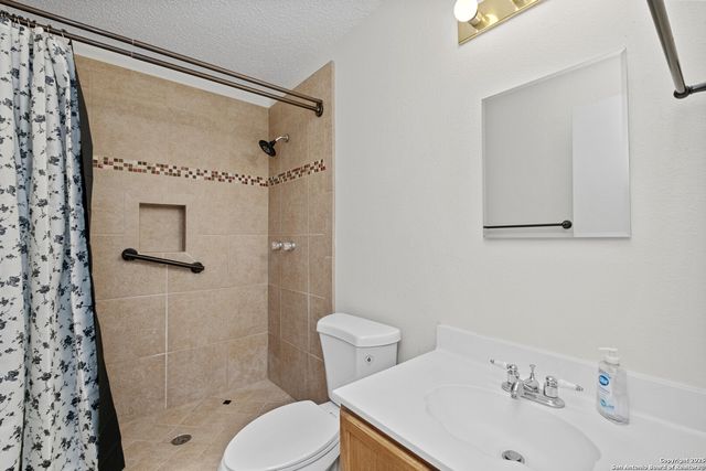 9245 Village Brown, San Antonio, TX 78250