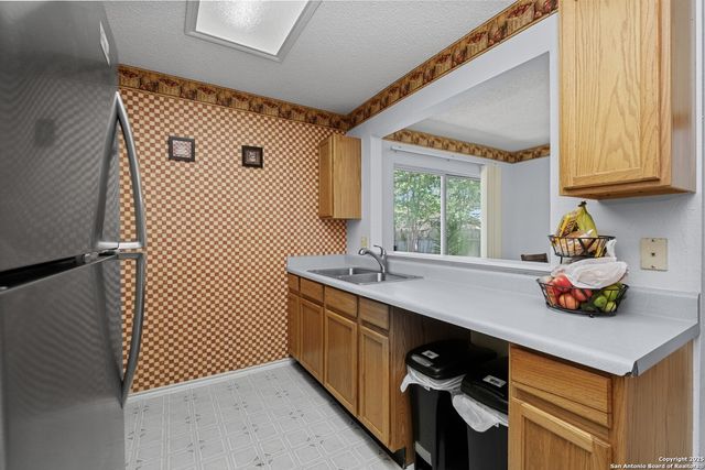 9245 Village Brown, San Antonio, TX 78250