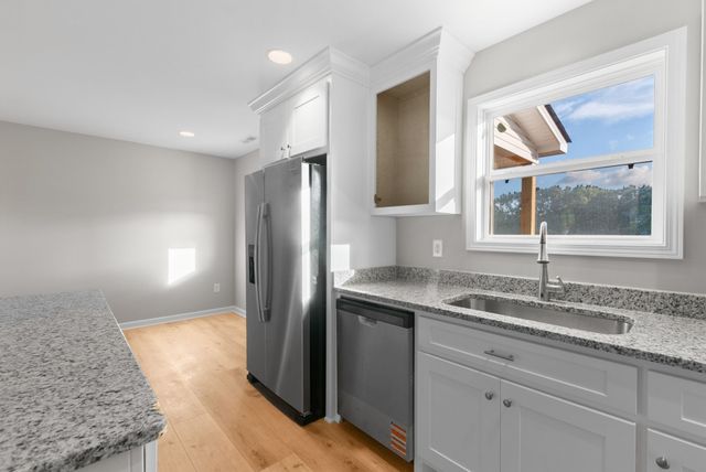 81 Dukes Park Rd, Summertown, TN 38483