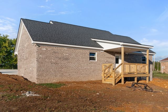 81 Dukes Park Rd, Summertown, TN 38483