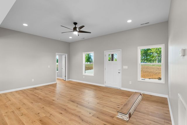 81 Dukes Park Rd, Summertown, TN 38483