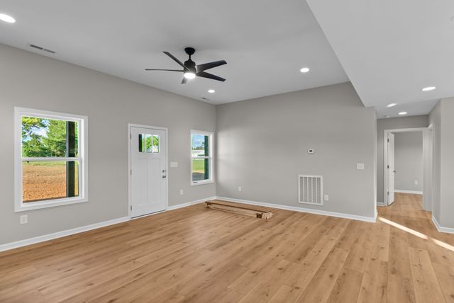 81 Dukes Park Rd, Summertown, TN 38483