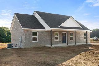 81 Dukes Park Rd, Summertown, TN 38483