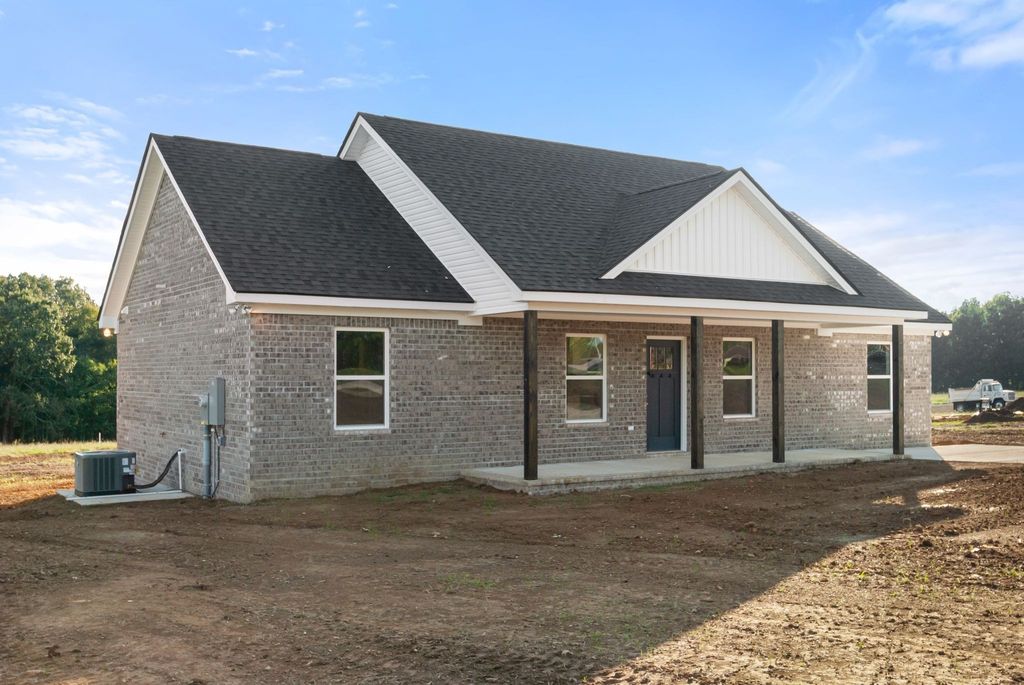 81 Dukes Park Rd, Summertown, TN 38483