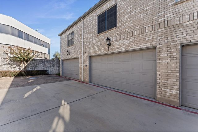 7294 Regency Square Ct, Houston, TX 77036