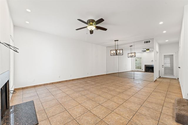 7294 Regency Square Ct, Houston, TX 77036