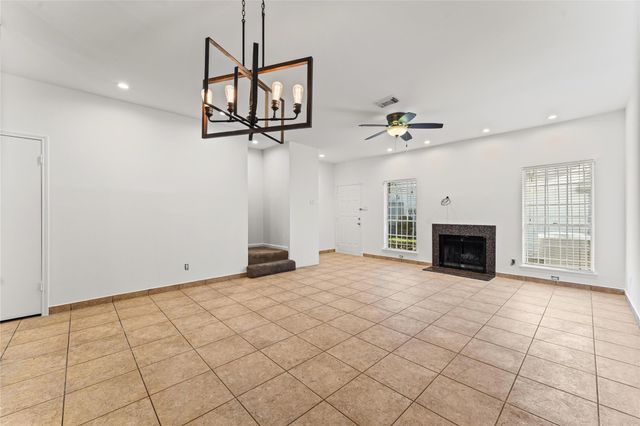 7294 Regency Square Ct, Houston, TX 77036