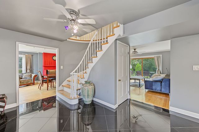 6 DOGWOOD Road, Rolling Meadows, IL 60008