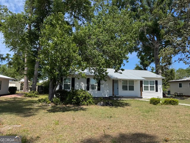 10 Grove Street, Hazlehurst, GA 31539