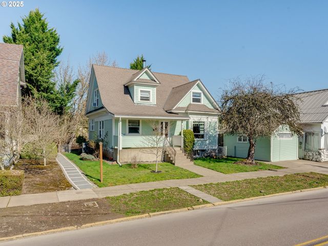 715 Ne 5TH St, Mc Minnville, OR 97128
