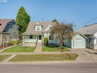 715 Ne 5TH St, Mc Minnville, OR 97128