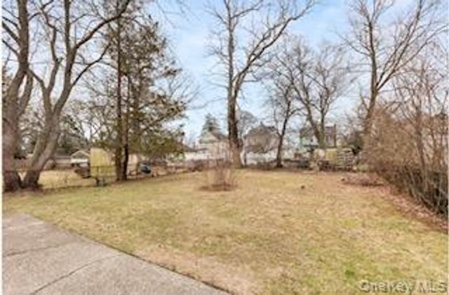 14 Cumberland Street, West Babylon, NY 11704