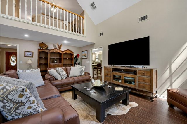 220 Lake Oaks Boulevard, Coldspring, TX 77331