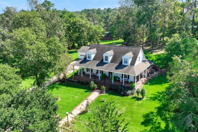 220 Lake Oaks Boulevard, Coldspring, TX 77331