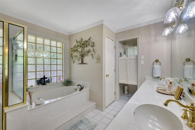 220 Lake Oaks Boulevard, Coldspring, TX 77331